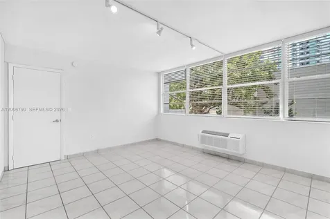5313 Collins Avenue Miami Beach FL 33140