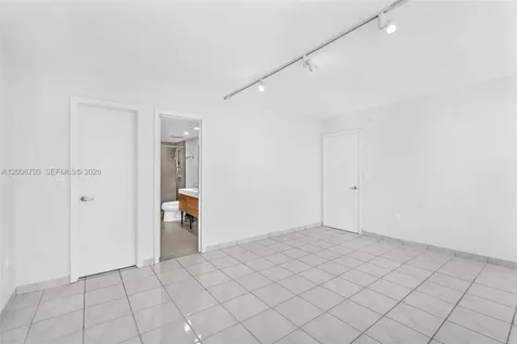 5313 Collins Avenue Miami Beach FL 33140
