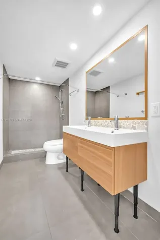 5313 Collins Avenue Miami Beach FL 33140