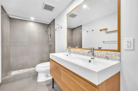 5313 Collins Avenue Miami Beach FL 33140