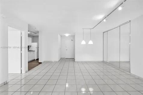 5313 Collins Avenue Miami Beach FL 33140