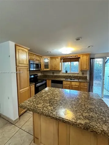 551 NW 82nd Avenue Miami FL 33126