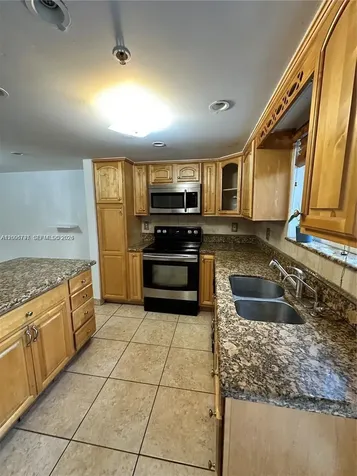 551 NW 82nd Avenue Miami FL 33126
