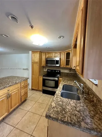 551 NW 82nd Avenue Miami FL 33126