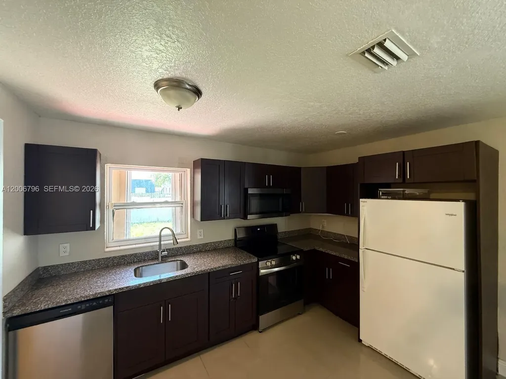 525 NW 15th Terrace Fort Lauderdale FL 33311
