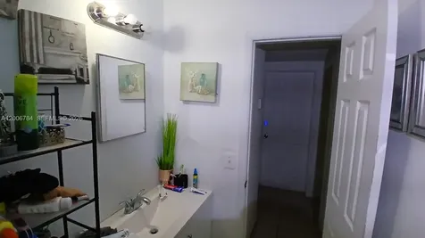 948 NW 14th Court Fort Lauderdale FL 33311