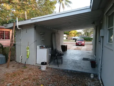 948 NW 14th Court Fort Lauderdale FL 33311