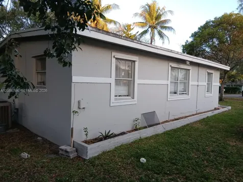 948 NW 14th Court Fort Lauderdale FL 33311