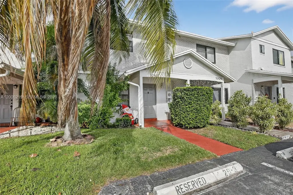 10431 NW 3rd Street Pembroke Pines FL 33026