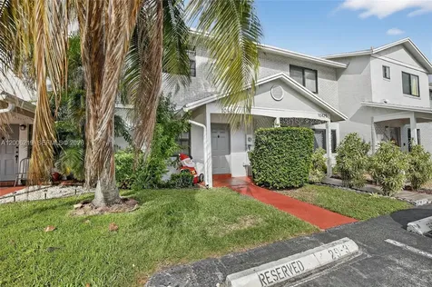 10431 NW 3rd Street Pembroke Pines FL 33026