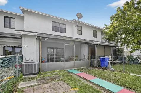10431 NW 3rd Street Pembroke Pines FL 33026