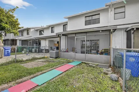 10431 NW 3rd Street Pembroke Pines FL 33026