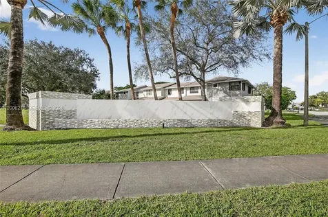 10431 NW 3rd Street Pembroke Pines FL 33026