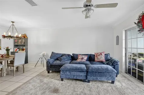 10431 NW 3rd Street Pembroke Pines FL 33026
