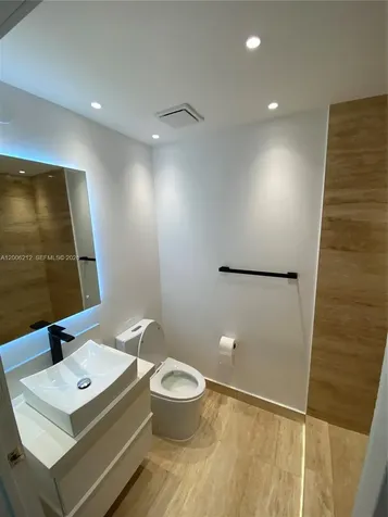 3340 NE 190th Street Aventura FL 33180