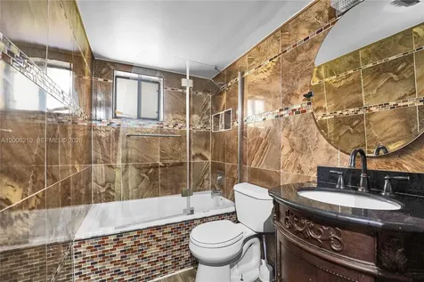 5190 Las Verdes Circle Delray Beach FL 33484