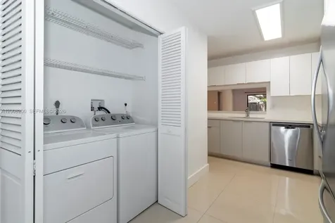 2911 N 33rd Terrace Hollywood FL 33021