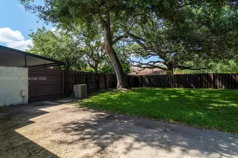 2911 N 33rd Terrace Hollywood FL 33021