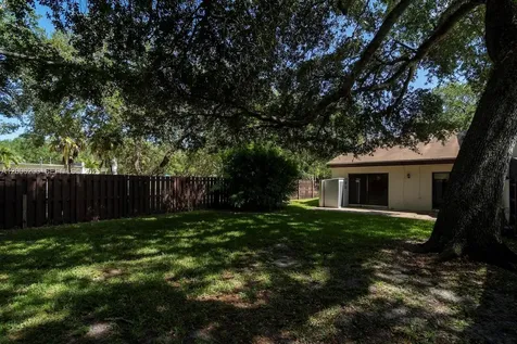 2911 N 33rd Terrace Hollywood FL 33021