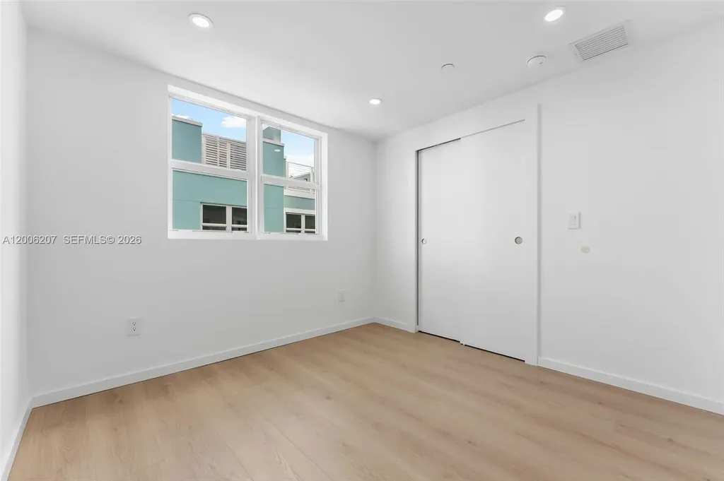 824 SE 12th Court Fort Lauderdale FL 33316