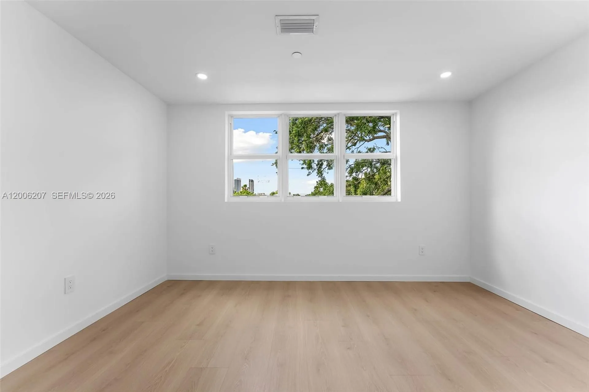 824 SE 12th Court Fort Lauderdale FL 33316