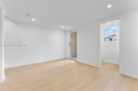 824 SE 12th Court Fort Lauderdale FL 33316