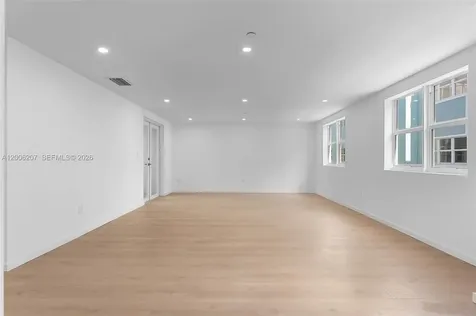 824 SE 12th Court Fort Lauderdale FL 33316