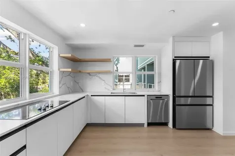 824 SE 12th Court Fort Lauderdale FL 33316