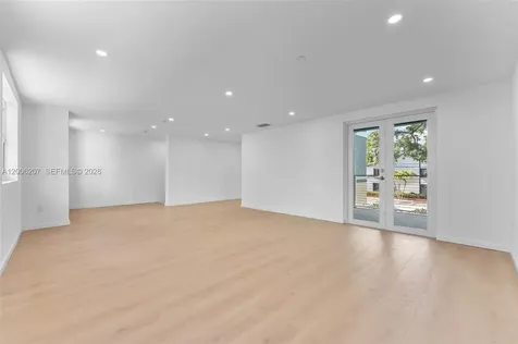 824 SE 12th Court Fort Lauderdale FL 33316