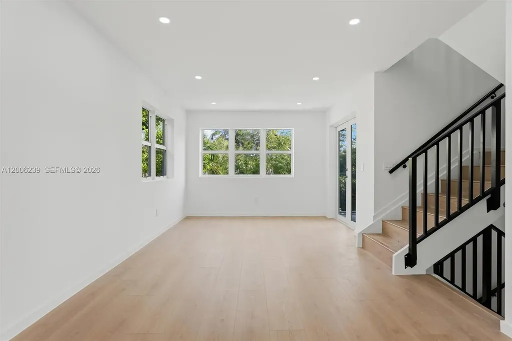 824 SE 12th Court Fort Lauderdale FL 33316
