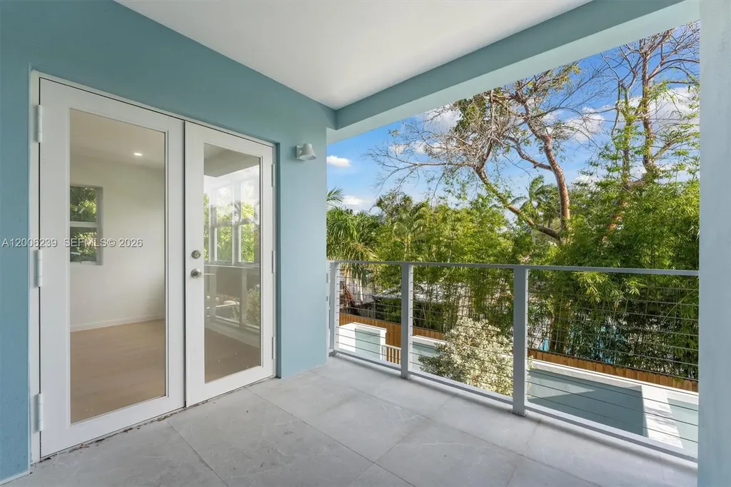 824 SE 12th Court Fort Lauderdale FL 33316