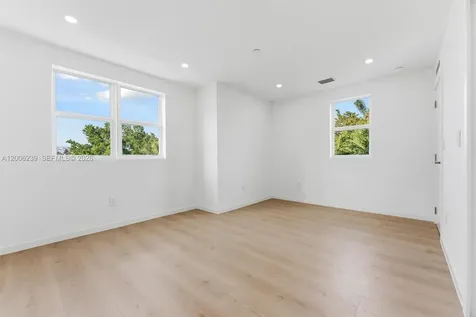 824 SE 12th Court Fort Lauderdale FL 33316