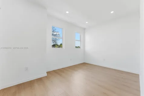 824 SE 12th Court Fort Lauderdale FL 33316