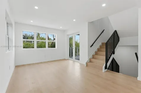 824 SE 12th Court Fort Lauderdale FL 33316