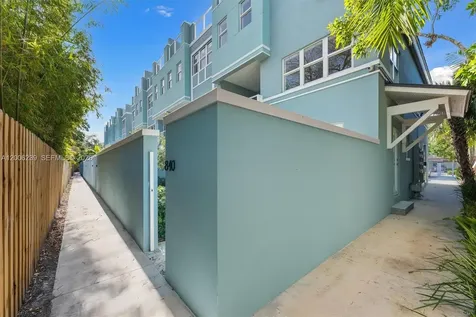 824 SE 12th Court Fort Lauderdale FL 33316