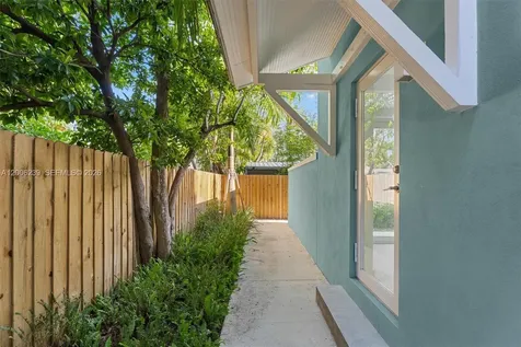 824 SE 12th Court Fort Lauderdale FL 33316