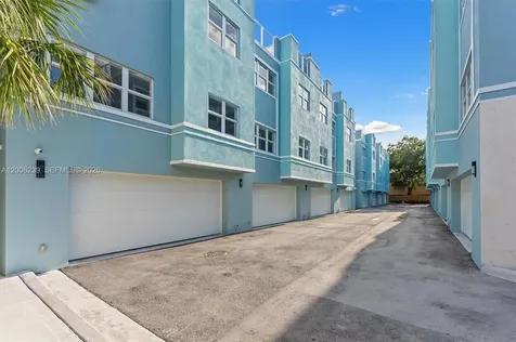 824 SE 12th Court Fort Lauderdale FL 33316