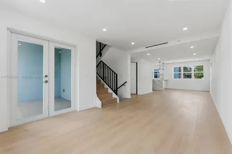 824 SE 12th Court Fort Lauderdale FL 33316