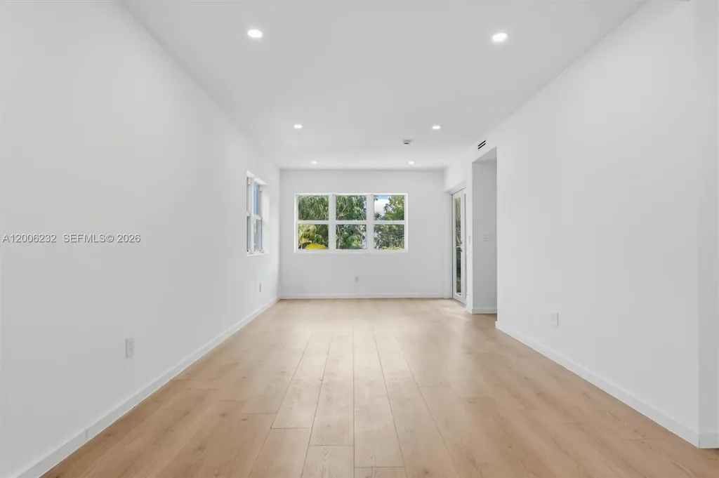 824 SE 12th Court Fort Lauderdale FL 33316