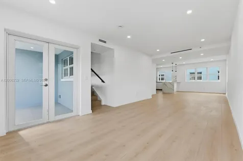 824 SE 12th Court Fort Lauderdale FL 33316