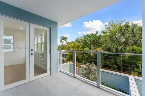 824 SE 12th Court Fort Lauderdale FL 33316