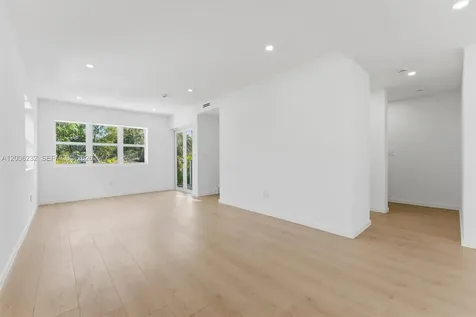 824 SE 12th Court Fort Lauderdale FL 33316