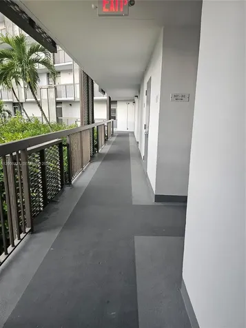 20400 W Country Club Drive Aventura FL 33180