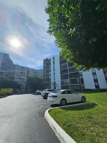 20400 W Country Club Drive Aventura FL 33180
