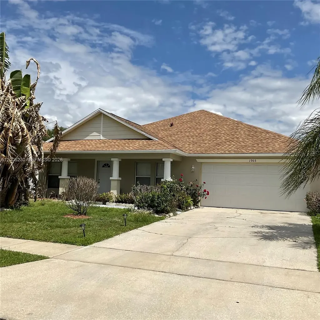 1903 Binnacle Kissimmee FL 34744