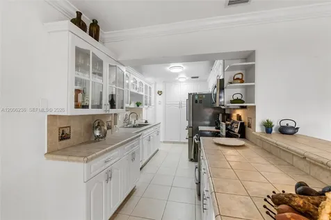 9625 SW 47th Street Miami FL 33165