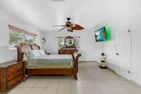 9625 SW 47th Street Miami FL 33165