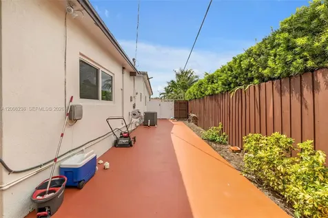 9625 SW 47th Street Miami FL 33165