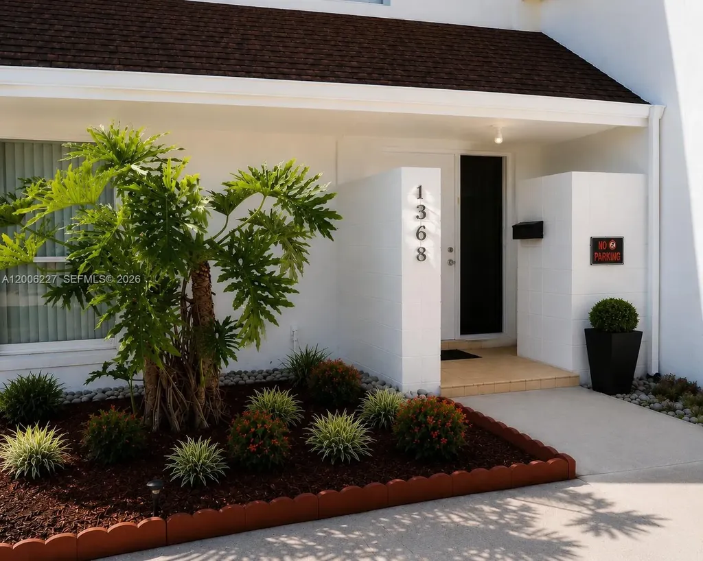 1368 Seaview North Lauderdale FL 33068
