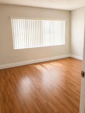 1368 Seaview North Lauderdale FL 33068